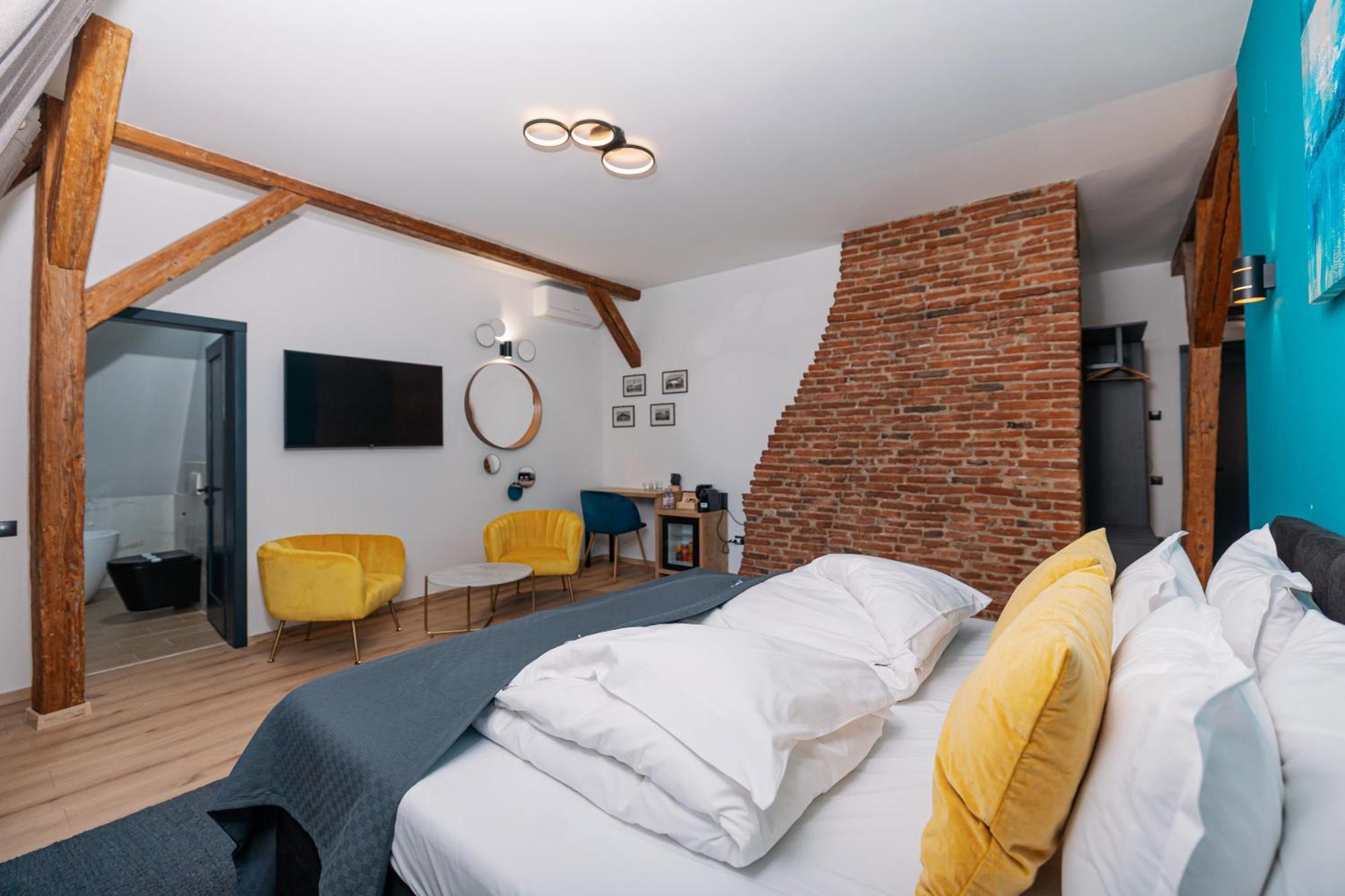 Haller Boutique Hotel Targu Mures Room photo